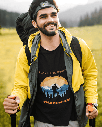 Leave Footprints Take Memories Round Neck Hiking T-shirt for Men